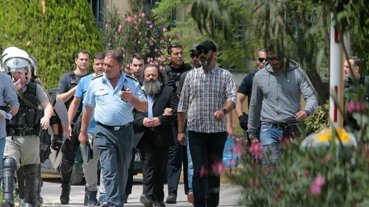 ΕΚΤΑΚΤΟ: Πρωτοφανές – Αστυνομικοί φυγάδευσαν τον Σώρρα από το άλσος της Ευελπίδων